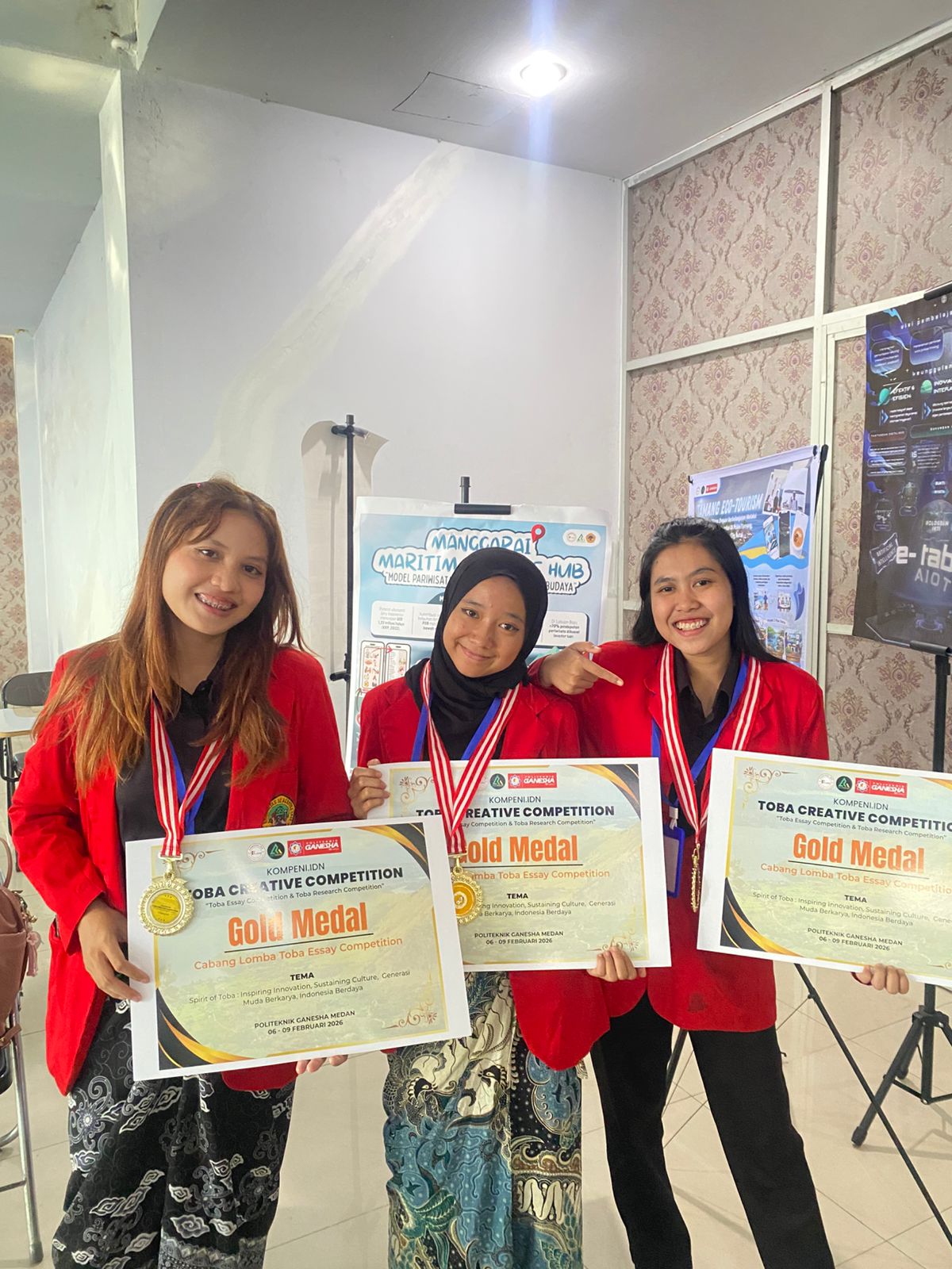 Borong 3 Medali Emas! Mahasiswa Untag Surabaya Bersinar di Toba Creative Competition 2026